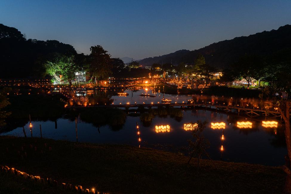 厳島湿生公園竹灯篭の夕べの写真
