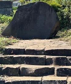 墓の前遺跡