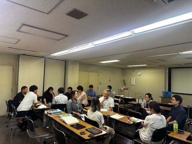 ウィキペディアタウンで歩くコースをグループに分かれて考えています