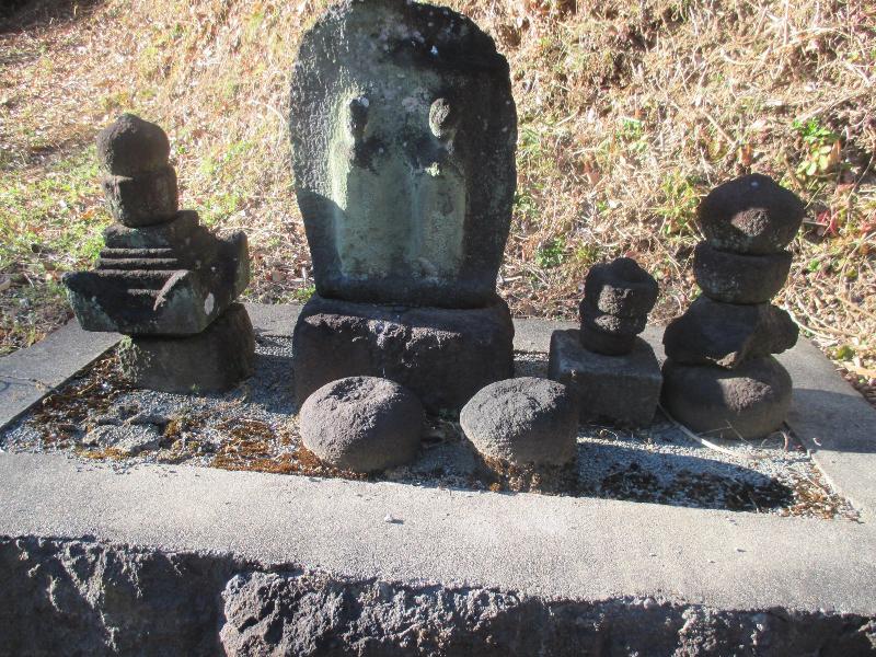 半分形道祖神